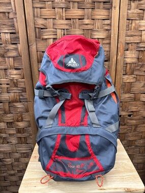 Vaude Tour 40 Red and Gray Men's Hiking Backpack